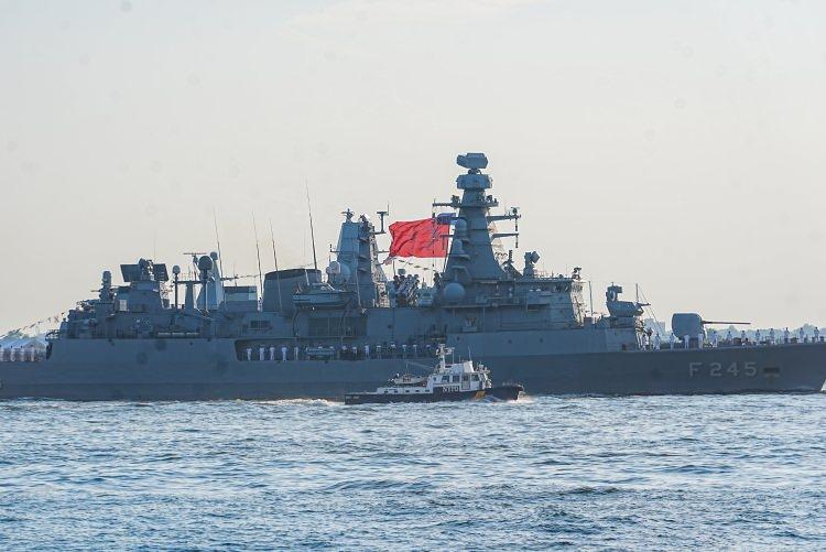 <p>TCG Oru&ccedil;reis, New York'ta 5 Temmuz'da d&uuml;zenlenecek "International Naval Review ve Parade of Sail" etkinliklerine katılmak &uuml;zere ABD'ye geldi.</p>

<p>&nbsp;</p>
