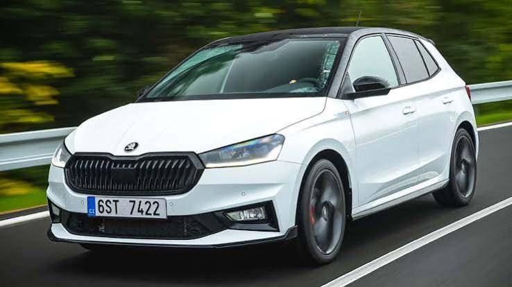 <p><span style="color:#B22222"><strong>SKODA FABİA -</strong></span></p>

<p>1.727.200 TL</p>
