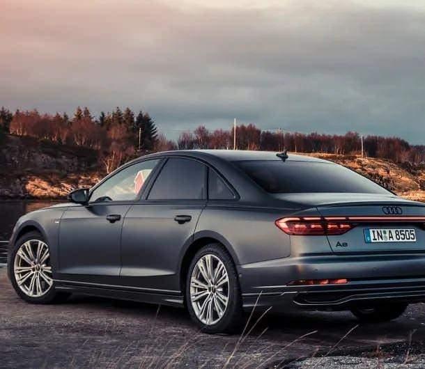 <p><strong>AUDİ A8</strong></p>

<p>&nbsp;</p>

<p>Hollanda h&uuml;k&uuml;mdarı tarafından kullanılan bu ara&ccedil; zırhlı bir g&ouml;vdeye, kurşun ge&ccedil;irmez camlara ve sofistike navigasyon ve g&uuml;venlik sistemlerine sahiptir.</p>
