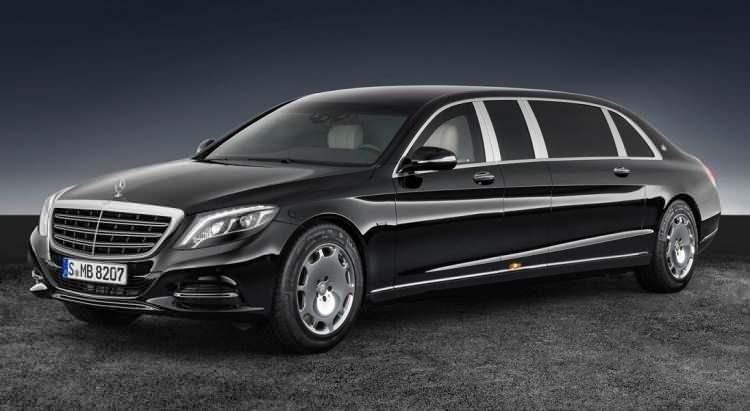 <p><strong>MERCEDES-MAYBACH S600 PULLMAN GUARD</strong></p>

<p>&nbsp;</p>

<p>Başkan'ın aracı bomba ve kurşun ge&ccedil;irmez &ouml;zelliklere sahiptir ve iletişim sistemleri ile g&uuml;venli bir ortam sağlar.</p>
