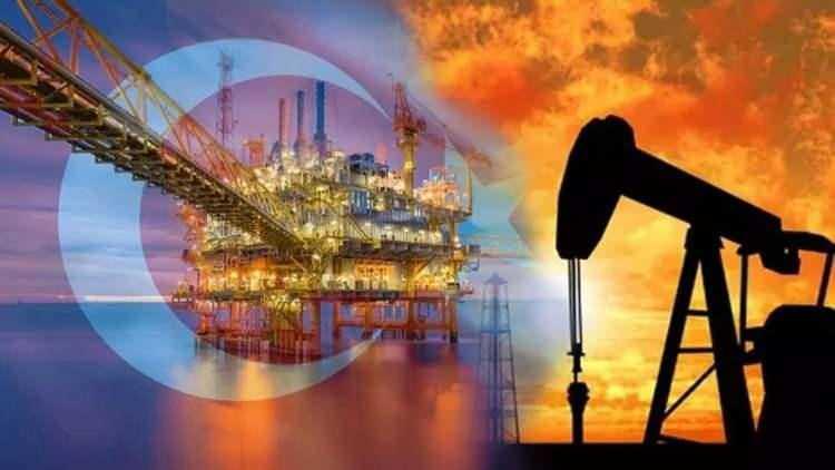 <p><span style="color:#B22222"><strong>T&Uuml;RKİYE G&Uuml;NDE KA&Ccedil; VARİL PETROL &Uuml;RETİYOR?</strong></span></p>

<p>&nbsp;</p>

<p>Yaşanan gelişme, enerji fiyatlarının, jeopolitik risklerin ve yatırım kararlarının y&ouml;n&uuml;n&uuml; belirleyen &ouml;nemli bir unsur haline geliyor. <span style="color:#B22222"><strong>Peki T&uuml;rkiye g&uuml;nl&uuml;k ka&ccedil; varil petrol &uuml;retiyor?</strong></span></p>
