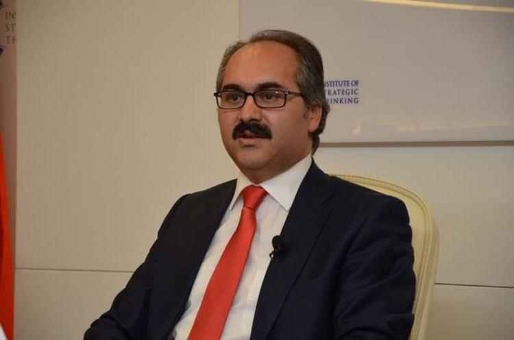 <p>&Ouml;n&uuml;m&uuml;zdeki Cuma g&uuml;n&uuml; Haziran ayı T&Uuml;FE oranı a&ccedil;ıklanacak. T&Uuml;İK tarafından a&ccedil;ıklanacak enflasyon oranıyla yılın ilk yarısındaki k&uuml;m&uuml;latif T&Uuml;FE oranı belli olacak. Bu kapsamda yaklaşık 17 milyon emeklinin, 4 milyon memurun, sayıları 300 bini aşan kamu iş&ccedil;isinin, sayıları 2 milyonu aşan 65 yaş, evde bakım, engelli, şehit dul ve yetim aylığı alanların Temmuz d&ouml;nemi zamları belli olacak. Ayrıca kıdem tazminatı yeni tavan tutarı da belli olacak. Şu anda br&uuml;t 64.948,77 TL olan (Net tutarı 64.455,81 TL) kıdem tazminatı tavan tutarı memur maaş artışı oranında artacak. Dolaylı etkileriyle birlikte neredeyse t&uuml;m T&uuml;rkiye'nin g&ouml;z&uuml; kulağı 3 Temmuz Cuma g&uuml;n&uuml; a&ccedil;ıklanacak T&Uuml;FE oranlarında olacak.</p>

<p>&nbsp;</p>

