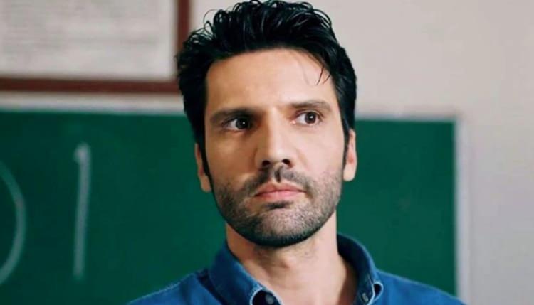 <p>Son olarak Kara Sevda ve Yargı dizisindeki sergilediği performansıyla g&ouml;n&uuml;llerde taht kuran &uuml;nl&uuml; oyuncu Kaan Urgancıoğlu, hem kariyeriyle hem de &ouml;zel hayatıyla g&uuml;ndemden d&uuml;şm&uuml;yor.&nbsp;</p>

<p>&nbsp;</p>
