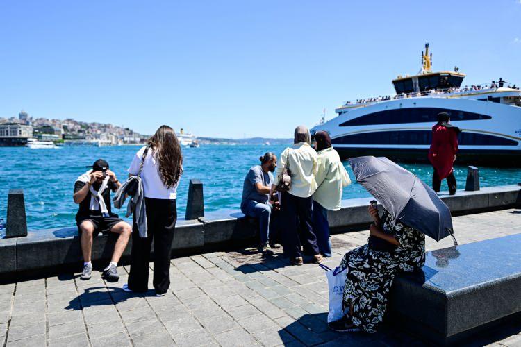 <p><strong>BURDUR &deg;C, 35&deg;C</strong></p>

<p>Az bulutlu ve a&ccedil;ık</p>

<p><strong>HATAY &deg;C, 31&deg;C</strong></p>

<p>Az bulutlu ve a&ccedil;ık</p>
