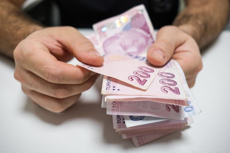 <p><span style="color:#B22222"><strong>ZİRAAT BANKASI</strong></span></p>

<p><span style="color:#B22222"><strong>YENİ M&Uuml;ŞTERİLERE &Ouml;ZEL</strong></span></p>

<p>12.000 TL'ye varan emekli promosyonu<br />
<br />
EFT/Havale: &Uuml;cretli<br />
<br />
ATM sayısı: 20.000<br />
Şube sayısı: 1.745</p>
