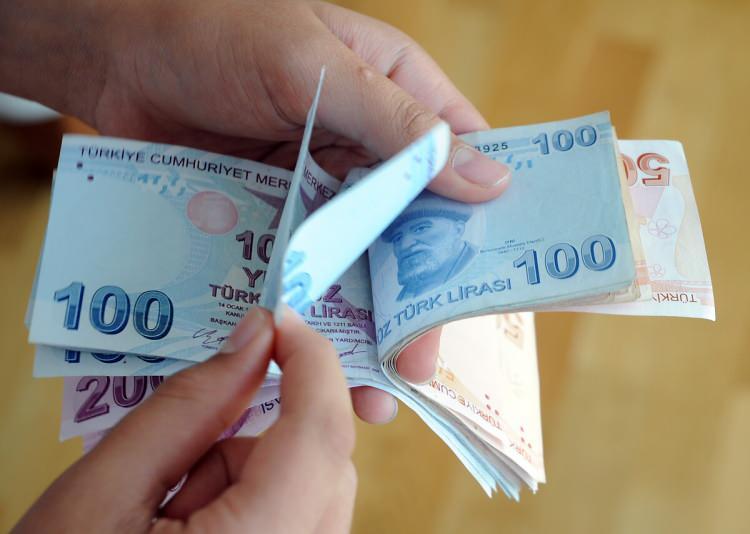 <p><strong>AKBANK TOPLAM 100 BİN TL'YE TAŞIDI</strong></p>

<p>&nbsp;</p>

<p>Akbank, emekli promosyon kampanyasını "100 bin TL'ye varan toplam fayda" başlığıyla duyurdu.<br />
<br />
Banka, 15 bin TL'ye kadar nakit promosyonun yanı sıra maaşını taşıyan emeklilere y&uuml;zde 0 faizli, 6 ay vadeli ve 50 bin TL'ye kadar ihtiya&ccedil; kredisi imkanı sunuyor.<br />
<br />
Bunun yanında otomatik fatura talimatı, kredi kartı harcamaları ve emekli yakını davet kampanyalarıyla 50 bin TL'ye varan ek &ouml;d&uuml;l fırsatı da sağlanıyor.</p>
