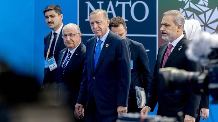 <p>&Ouml;te yandan NATO Zirvesi ne zaman yapılacak, nerede d&uuml;zenlenecek? soruları da merak ediliyor.İşte toplantıya dair &ouml;ne &ccedil;ıkan ayrıntılar&hellip;</p>
