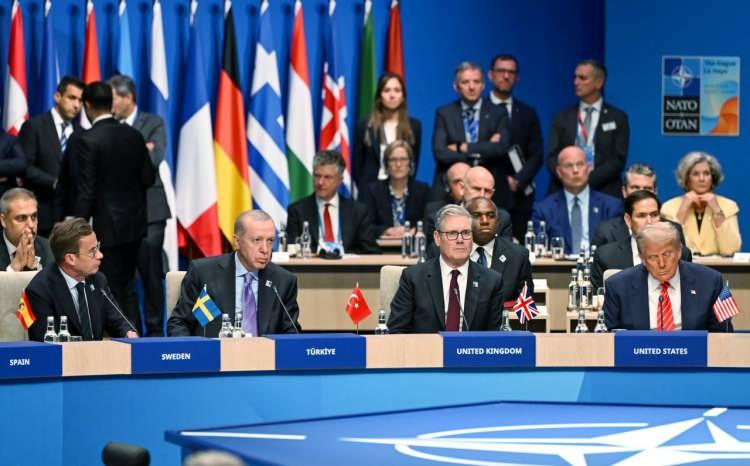<p><span style="color:#B22222"><strong>NATO ZİRVESİ&rsquo;NE HANGİ LİDERLER KATILACAK?</strong></span></p>

<p>NATO'nun t&uuml;m devlet ve h&uuml;k&uuml;met başkanları Ankara'da buluşacak.<br />
&nbsp;</p>

<p><strong>Zirveye katılması beklenen başlıca liderler ş&ouml;yle:</strong><br />
<br />
&nbsp;</p>

