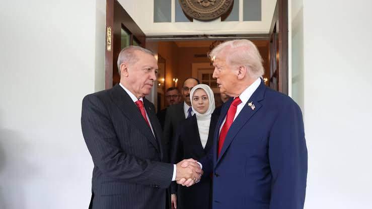 <p><span style="color:#B22222"><strong>ABD BAŞKANI DONALD TRUMP</strong></span></p>

