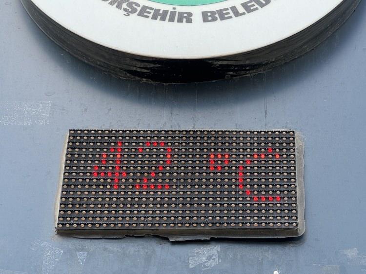 <p>T&uuml;rkiye'de &ouml;l&ccedil;&uuml;len en y&uuml;ksek sıcaklıklara son yıllarda en sık ev sahipliği yapan iller Şanlıurfa, Şırnak, Mardin ve Diyarbakır oldu. 2025 yılında T&uuml;rkiye rekoru 50,5&deg;C ile Şırnak/Silopi'de &ouml;l&ccedil;&uuml;ld&uuml;.</p>
