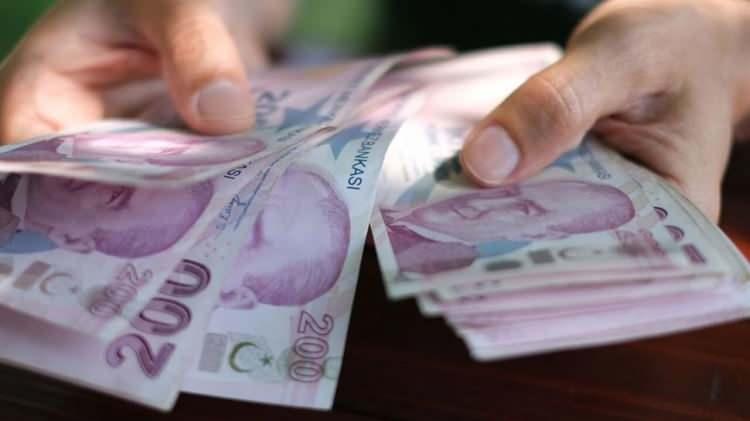 <p><strong><span style="color:#FF0000">Maaş başka bankaya taşınırsa promosyon geri alınır mı?</span></strong></p>

<p>Taahh&uuml;t s&uuml;resi dolmadan emekli maaşı başka bankaya taşınırsa, bankanın &ouml;dediği promosyonun kalan s&uuml;reye denk gelen b&ouml;l&uuml;m&uuml; geri istenebiliyor. Bu hesaplama genellikle kıstelyevm usul&uuml;yle yapılıyor</p>
