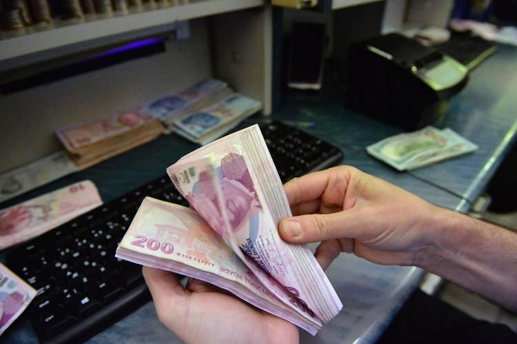<p><strong>MEMURLAR MAAŞLARINI 15 TEMMUZ'DA ALACAK</strong></p>

<p>&Ouml;deme takvimine g&ouml;re memurlar zamlı maaşlarını 15 Temmuz tarihinde alacak.</p>

<p>&nbsp;</p>
