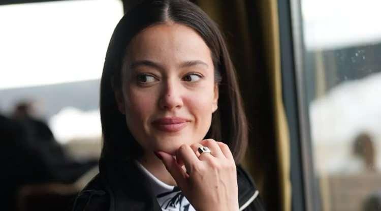 Pelin Akil, mide fesadı ge&ccedil;irdi! Men&uuml;s&uuml; alay konusu oldu