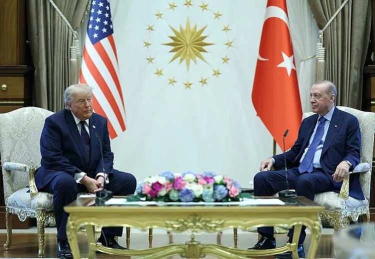 <p><strong>"HER ŞEY KUSURSUZDU"</strong></p>

<p>ABD Başkanı Donald Trump, "Yediğimiz yemek 10/10'luktu. Hatta 10 &uuml;zerinden 12'lik g&uuml;zellikte bir yemekti" dedi. Trump ayrıca "Erdoğan muazzam bir iş &ccedil;ıkarmış. Havaalanından itibaren her yol, her şey, her şey kusursuzdu" dedi.</p>

<p>&nbsp;</p>
