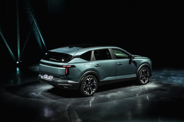 <p>400 milyon euroluk dev yatırımın son incisi</p>

<p>OYAK ve Renault Group ortaklığının devasa yatırım planı kapsamında; Renault Duster, Yeni Renault Clio ve Renault Boreal'in ardından son bomba patladı.</p>
