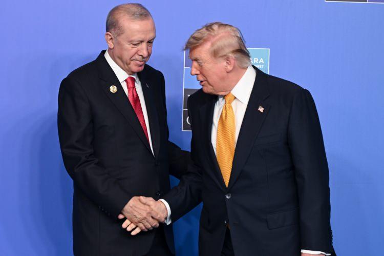 <p>T&uuml;rkiye'nin ev sahipliğinde başkent Ankara'da d&uuml;zenlenen 36. NATO Devlet ve H&uuml;k&uuml;met Başkanları Zirvesi, ikinci g&uuml;n&uuml;nde liderlerin katılımıyla ger&ccedil;ekleştirilen kritik oturumlarla devam ediyor.</p>

<p>&nbsp;</p>
