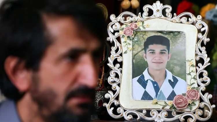 <p>Bir okulda temizlik g&ouml;revlisi olarak &ccedil;alışan beş &ccedil;ocuk babası Necmi Per&ccedil;in, <strong>"Onunla ilgili hayallerim vardı."</strong> dediği oğlunun, vatan, millet, bayrak sevgisiyle hi&ccedil; d&uuml;ş&uuml;nmeden o gece meydanlara indiğini s&ouml;yledi.</p>
