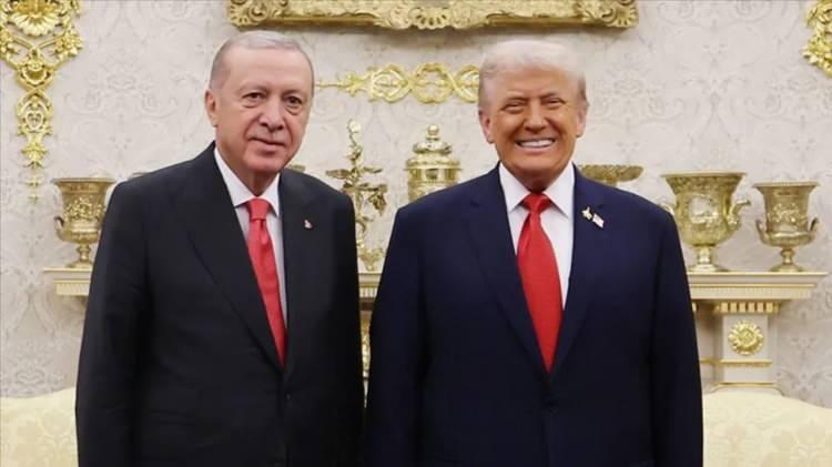 <p><span style="color:#B22222"><strong>TRUMP ABD BAŞKANI OLARAK İLK KEZ GELİYOR</strong></span><br />
<br />
Donald Trump, ABD Başkanı sıfatıyla ilk kez T&uuml;rkiye'ye gelecek.</p>

<p>Trump ayrıca 2009'dan sonra T&uuml;rkiye'ye ilk resmi ziyareti ger&ccedil;ekleştiren ABD Başkanı olacak.</p>
