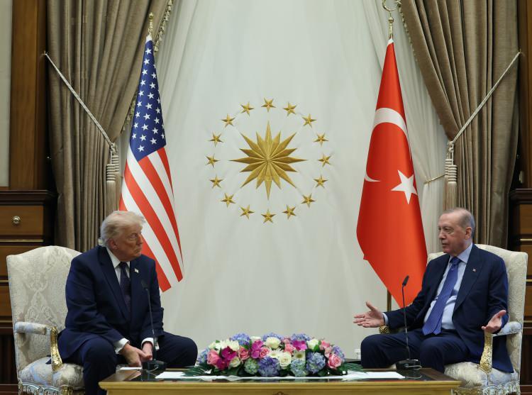 <p>Trump, canlı yayındaki a&ccedil;ıklamasında Erdoğan'a hitafen, "&Ccedil;ok iyi dostuz, harika bir lidersiniz saygı duyuyorsunuz." ifadelerini kullandı.</p>
