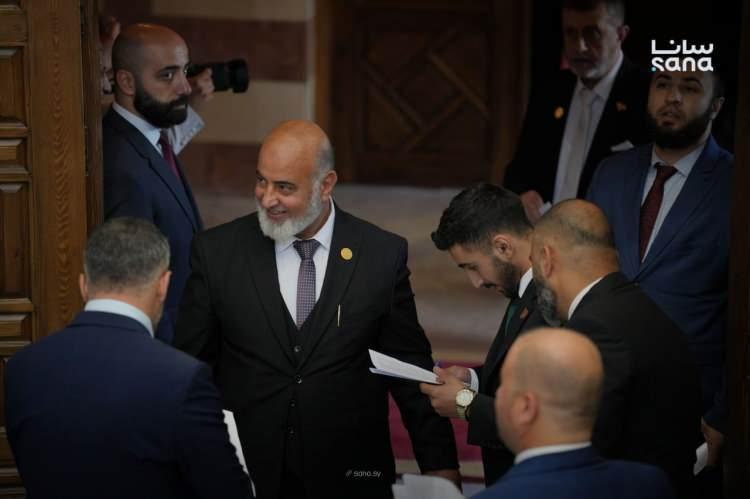 <p>"Suriye halkını, Yeni Suriye Halk Meclisi &ccedil;alışmalarının başlaması dolayısıyla tebrik ediyoruz. İlk oturumlarının toplanmasıyla birlikte Suriye, etkin anayasal kurumların, devlet g&uuml;&ccedil;leri arasında vatan ve vatandaşa hizmet i&ccedil;in b&uuml;t&uuml;nleşmenin başlığı olduğu yeni bir aşamaya giriyor. Yeni Suriye&rsquo;nin inşası, ancak g&uuml;&ccedil;l&uuml; kurumlar, hukukun &uuml;st&uuml;nl&uuml;ğ&uuml; ve istikrarı pekiştiren, kalkınmayı y&ouml;nlendiren kurumsal bir &ccedil;alışmayla tamamlanabilir."</p>
