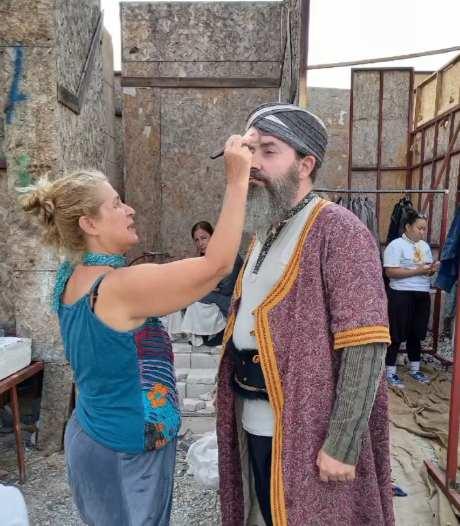 <p><strong>&Ouml;te yandan, olayla ilgili taraflardan herhangi bir resmi a&ccedil;ıklama gelmezken, soruşturmanın s&uuml;rd&uuml;ğ&uuml; ve delil olarak taksi ara&ccedil; i&ccedil;i kamerasının g&ouml;r&uuml;nt&uuml;lerinin talep edildiği &ouml;ğrenildi.</strong></p>
