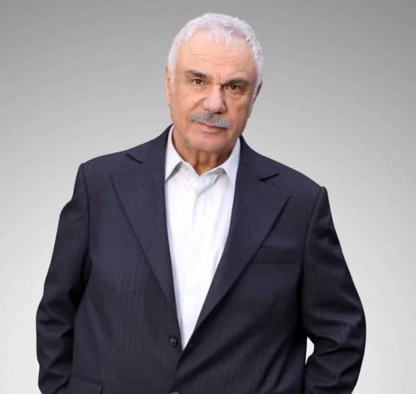 <p>"Her şey komşumuzun oğlunun eve gelmesiyle değişti. Evimde bir cihaz bozulmuştu, bakmasını rica ettim. &Ccedil;ok stresli olduğumu fark etti. Israrla ne olduğunu sorunca ben de dayanamadım, kimseye s&ouml;ylememesi şartıyla anlattım. Bana bunun dolandırıcılık olduğunu s&ouml;yledi. Hemen birlikte karakola gittik. Az kalsın başıma &ccedil;ok b&uuml;y&uuml;k bir bela a&ccedil;ılacaktı."</p>

<p>Ş&uuml;pheliler hakkında su&ccedil; duyurusunda bulunduğunu belirten Erg&uuml;n, "Emniyet peşlerinde. Yakalanmalarını umut ediyorum" dedi.&nbsp;</p>
