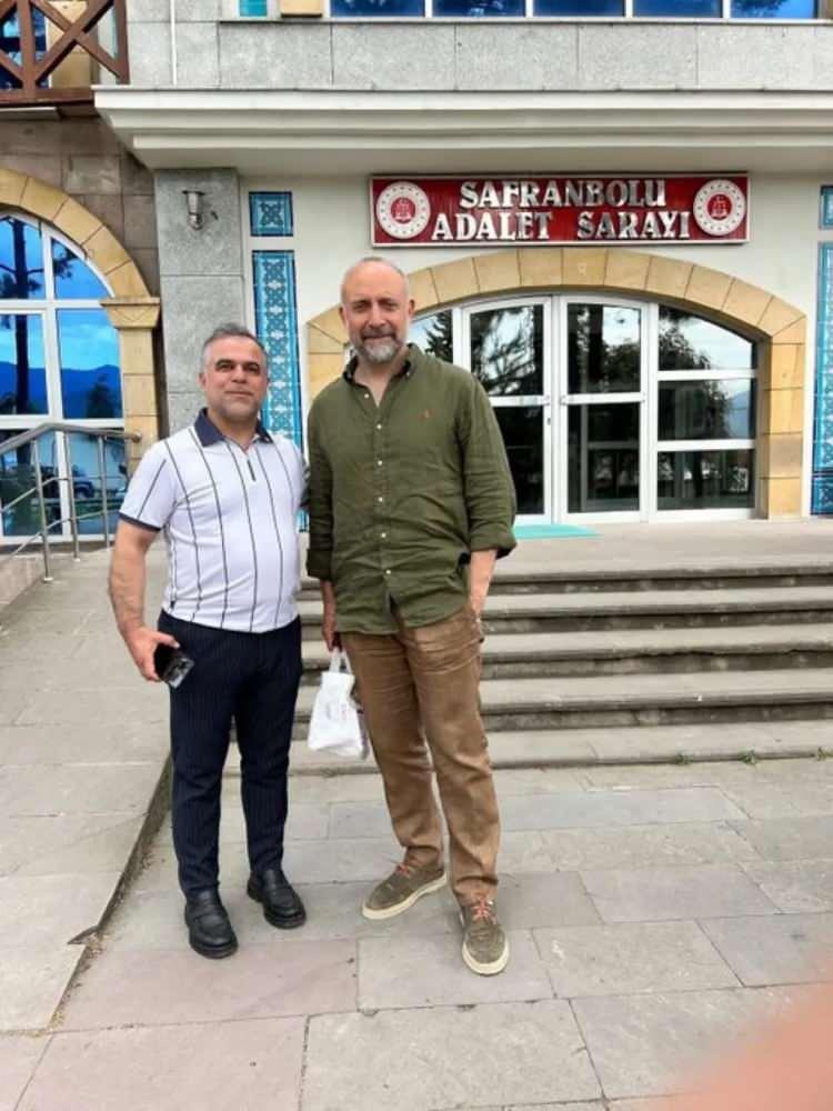 <p><span style="color:#B22222"><strong>DEDESİNDEN KALAN ARSAYI DEVRALDI</strong></span></p>
