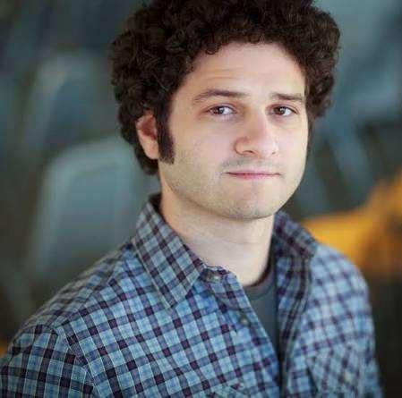 <p><strong><span style="color:rgb(178, 34, 34)">27)&nbsp; DUSTIN MOSKOVITZ</span>&nbsp; |&nbsp; 17 MİLYAR DOLAR</strong></p>

<p>&nbsp;</p>

<p>Dustin Moskovitz, Facebook&rsquo;un kurucularından biri olarak teknoloji d&uuml;nyasında tanınıyor ve Asana ile iş verimliliği yazılımlarına &ouml;nc&uuml;l&uuml;k ediyor. Serveti, sosyal medya ve yazılım girişimlerinden elde ettiği b&uuml;y&uuml;k kazan&ccedil;lardan kaynaklanıyor.</p>
