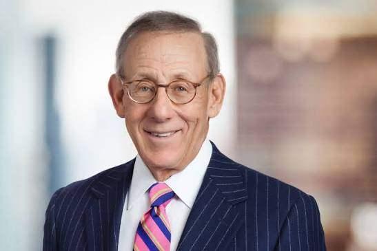 <p><strong><span style="color:rgb(178, 34, 34)">26)&nbsp; STEPHEN ROSS&nbsp;</span>&nbsp;|&nbsp; 18,4 MİLYAR DOLAR&nbsp; -&nbsp; Şehir Planlamacısı</strong></p>

<p>&nbsp;</p>

<p>Stephen Ross, ABD merkezli yatırım ve gayrimenkul geliştirme şirketi Related Companies&rsquo;in kurucusu olarak tanınıyor. Serveti, l&uuml;ks gayrimenkul projeleri ve &ccedil;eşitli iş yatırımlarından geliyor.</p>
