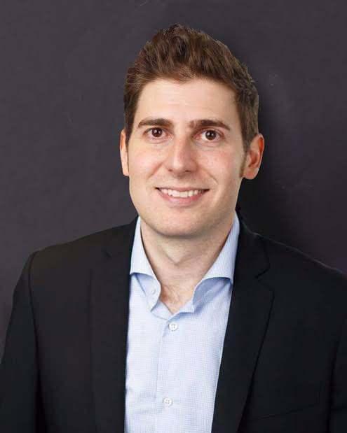 <p><strong><span style="color:rgb(178, 34, 34)">12)&nbsp; EDUARDO SAVERIN </span>| 34,5 MİLYAR DOLAR&nbsp; -&nbsp; Girişimci</strong></p>

<p>&nbsp;</p>

<p>Eduardo Saverin, Facebook&rsquo;un kurucu ortaklarından biri olarak teknoloji d&uuml;nyasında tanınıyor. Serveti, sosyal medya platformundaki erken yatırım ve hisselerinden elde ettiği kazan&ccedil;lardan kaynaklanıyor.</p>
