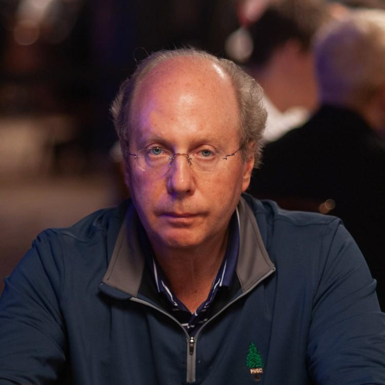 <p><strong><span style="color:rgb(178, 34, 34)">8)&nbsp; JEFF YASS</span>&nbsp; |&nbsp; 59+ MİLYAR DOLAR&nbsp; -&nbsp; Finans</strong></p>

<p>&nbsp;</p>

<p>Jeff Yass, Susquehanna International Group&rsquo;un kurucularından biri olarak finans ve yatırım d&uuml;nyasında &ouml;ne &ccedil;ıkıyor. Serveti, opsiyon ticareti, hedge fon y&ouml;netimi ve teknoloji yatırımlarından geliyor.</p>
