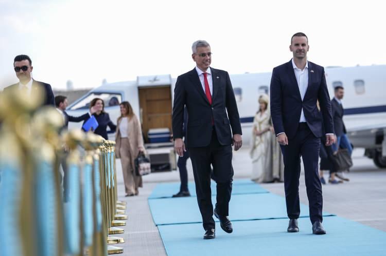 <p><span style="color:#B22222"><strong>KARADAĞ</strong></span></p>

<p>Karadağ Başbakanı Milojko Spajic, Ankara Havalimanı'na geldi. Başbakan Spajic'i havalimanına gelişinde Sağlık Bakanı Kemal Memişoğlu karşıladı.</p>
