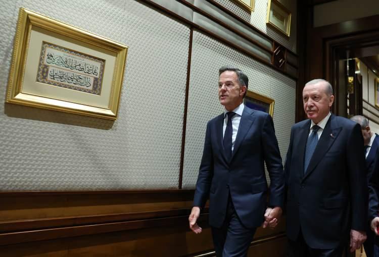 <p>T&uuml;rkiye'nin ev sahipliğinde yapılacak NATO Liderler Zirvesi'nin başladı.<br />
<br />
Uzun yıllar sonra yeniden T&uuml;rkiye'de d&uuml;zenlenecek zirve, d&uuml;nya diplomasisinin dikkatle takip edeceği başlıklar arasında yer alıyor.&nbsp;</p>
