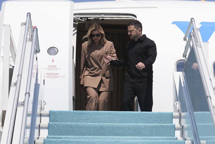 <p><span style="color:#B22222"><strong>UKRAYNA DEVLET BAŞKANI VLADİMİR ZELENSKİY ESENBOĞA HAVALİMANI'NA GELDİ</strong></span></p>
