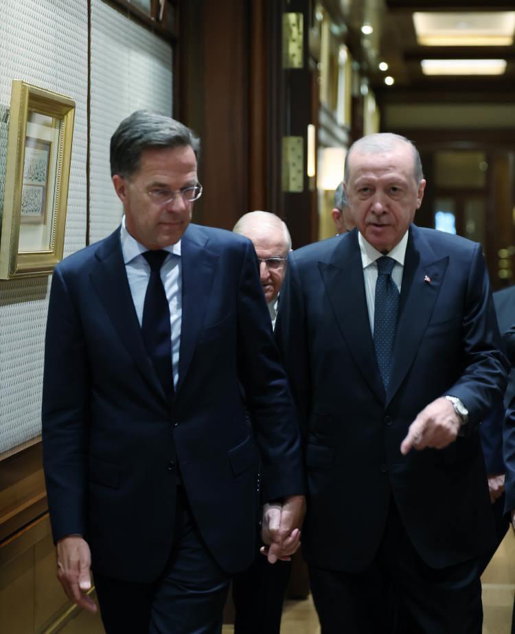 <p><span style="color:#B22222"><strong>RUTTE</strong></span></p>

<p>Cumhurbaşkanı Recep Tayyip Erdoğan, NATO Genel Sekreteri Mark Rutte'yi kabul etti.</p>

<p>&nbsp;</p>
