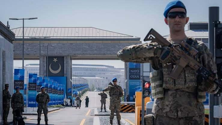 <p>D&uuml;nyanın g&ouml;z&uuml; Ankara'daki tarihi zirvede!&nbsp;<br />
<br />
Zirveye dair &ouml;nemli tartışma konularından biri ise &uuml;ye &uuml;lkelerin savunma harcamaları.&nbsp;<br />
<br />
&nbsp;</p>

