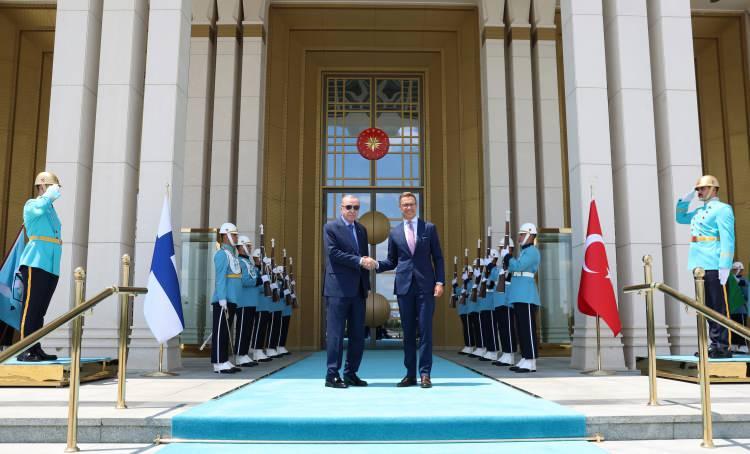 <p><span style="color:#B22222"><strong>FİNLANDİYA</strong></span><br />
<br />
Cumhurbaşkanı Recep Tayyip Erdoğan Finlandiya Cumhurbaşkanı Alexander Stubb ile Cumhurbaşkanlığı K&uuml;lliyesi'nde bir araya geldi.</p>
