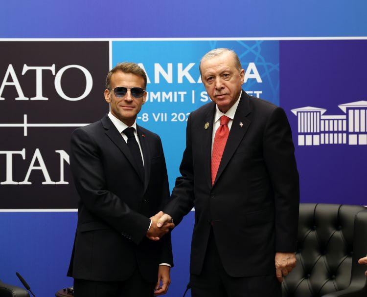 <p><span style="color:#B22222"><strong>MACRON</strong></span></p>

<p>Cumhurbaşkanlığı K&uuml;lliyesi'nde ger&ccedil;ekleştirilen 36.⁠ ⁠NATO Devlet ve H&uuml;k&uuml;met Başkanları Zirvesi kapsamında Cumhurbaşkanı Recep Tayyip Erdoğan ve Fransa Cumhurbaşkanı Emmanuel Macron bir araya geldi.</p>

<p>&nbsp;</p>
