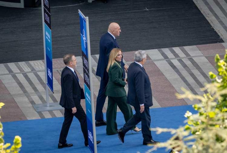<p>İtalya Başbakanı Giorgia Meloni, 36.⁠ ⁠NATO Devlet ve H&uuml;k&uuml;met Başkanları Zirvesi'nin ikinci g&uuml;n&uuml;nde, devlet ve h&uuml;k&uuml;met başkanlarını "Kuzey Atlantik Konseyi Toplantısı"nda bir araya getirecek ana oturumunun &ouml;ncesinde, toplantının yapılacağı alana ge&ccedil;ti.</p>

<p>&nbsp;</p>
