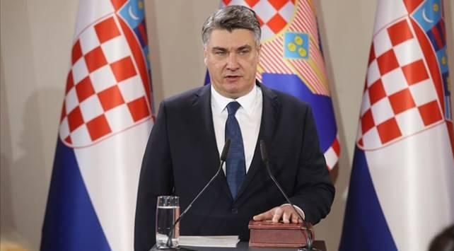 <p><strong><span style="color:#B22222">7)&nbsp;&nbsp;ZORAN MİLANOVİĆ&nbsp;</span> |&nbsp; 1.88 m&nbsp; |&nbsp; Hırvatistan</strong></p>
