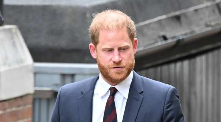 Prens Harry i&ccedil;in son dakika şoku: Buckingham kapıları kapattı