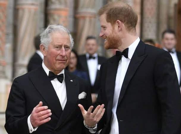 <p>Prens Harry'nin, babası Kral Charles ile "doğrudan temasa ge&ccedil;tikten sonra" sarayda bir odayı kabul ettiği s&ouml;yleniyordu. Ancak Kraliyet Sarayı'ndan farklı bir a&ccedil;ıklama geldi.</p>
