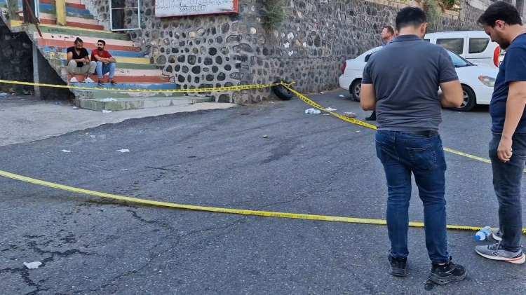 <p>Olay, d&uuml;n akşam saatlerinde, Sur il&ccedil;esi Eski Mardin Yolu'nda meydana geldi.&nbsp;</p>
