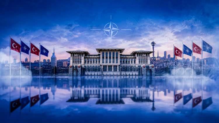 <p><strong>Ankara Beştepe&rsquo;de d&uuml;zenlenen NATO Liderler Zirvesi&rsquo;nde, liderler onuruna verilen akşam yemeğinin men&uuml;s&uuml; ortaya &ccedil;ıktı.&nbsp;</strong></p>
