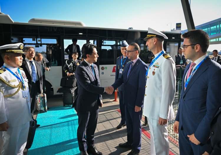 <p>Ankara&rsquo;da d&uuml;zenlenen 36.⁠ ⁠NATO Devlet ve H&uuml;k&uuml;met Başkanları Zirvesi &ouml;ncesinde, Japonya Savunma Bakanı Koizumi Şinciro Esenboğa Havalimanı'na geldi.</p>

<p>&nbsp;</p>
