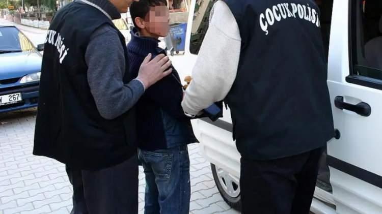 <p>Teklifte cezai yaptırımların ağırlaştırılmasının yanı sıra kitap okuma, &ccedil;evre temizliği, sosyal hizmet, dijital denetim ve bağımlılık tedavisi gibi yeni y&ouml;nlendirme tedbirleri de yer aldı.</p>

<p>&nbsp;</p>
