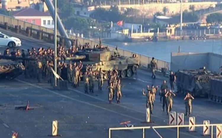 <p>Avrupalı &uuml;lkeler sadece kınama mesajı iletmekle yetinip, darbe girişiminin ardından &ccedil;ok uzun s&uuml;re T&uuml;rkiye'ye gelmekten imtina etti.</p>

