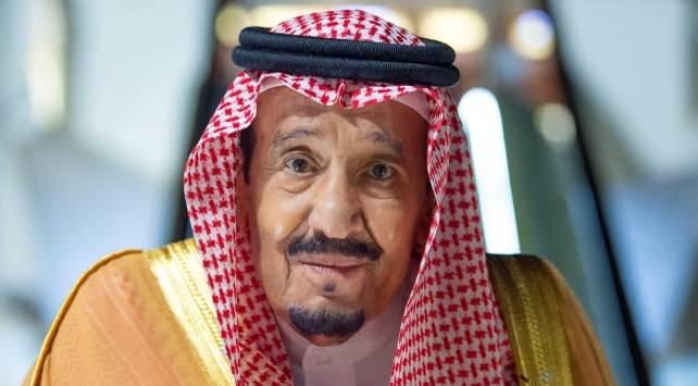 <p><span style="color:#B22222"><strong>KRALI SELMAN BİN ABD&Uuml;LAZİZ</strong></span></p>

<p>Erdoğan'ın telefon g&ouml;r&uuml;şmesi yaptığı yetkililer arasında Suudi Arabistan Kralı Selman bin Abd&uuml;laziz yer aldı.&nbsp;</p>
