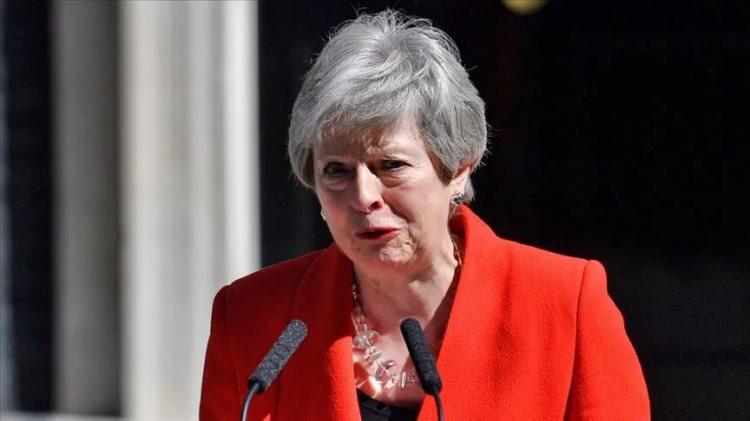 <p><span style="color:#B22222"><strong>D&Ouml;NEMİN İNGİLTERE BAŞBAKANI THERESA MAY:</strong></span></p>

<p>Bu başarısız darbenin ardından T&uuml;rkiye'nin anayasal d&uuml;zenine tam olarak uyulması &ccedil;ağrısı yapıyoruz ve hukukun hakimiyetini vurguluyoruz. Daha fazla şiddetten ka&ccedil;ınmak, hayatları korumak ve s&uuml;kuneti tesis etmek i&ccedil;in her şey yapılmalı.</p>
