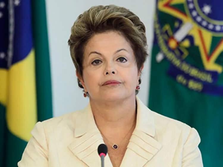 <p><span style="color:#B22222"><strong>D&Ouml;NEMİN BREZİLYA DEVLET BAŞKANI DİLMA ROUSSEFF:</strong></span></p>

<p>T&uuml;rkiye'de girişilen darbe rahatsız edici. Se&ccedil;ilmiş bir h&uuml;k&ucirc;metin kuvvetle ya da hileyle devrilmesi kabul edilemez.</p>

<p>&nbsp;</p>
